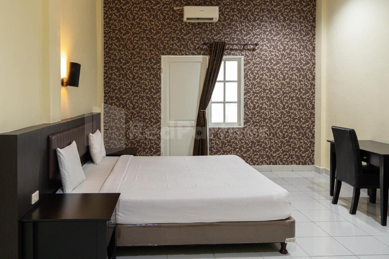 Carolina Transit Hotel Medan Exterior foto