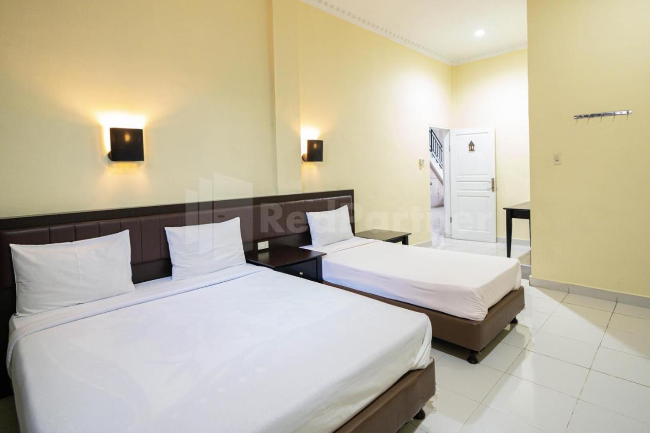Carolina Transit Hotel Medan Exterior foto