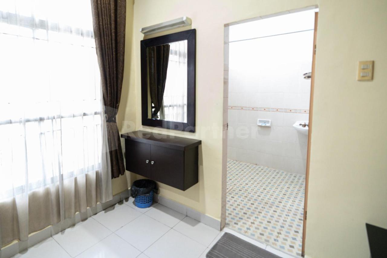 Carolina Transit Hotel Medan Exterior foto