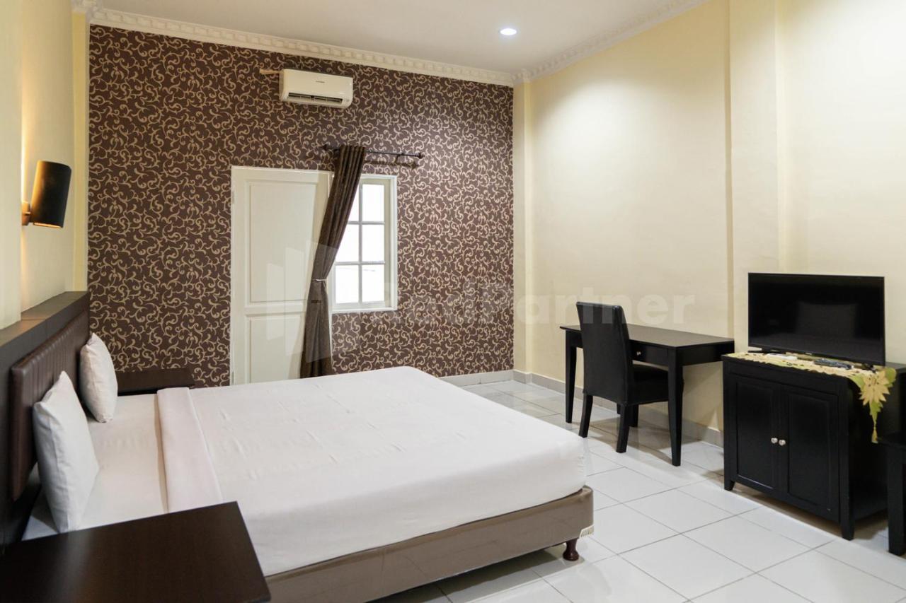 Carolina Transit Hotel Medan Exterior foto