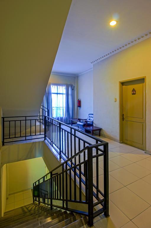 Carolina Transit Hotel Medan Exterior foto