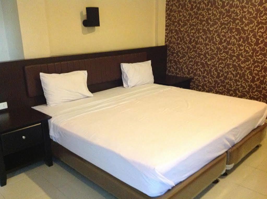 Carolina Transit Hotel Medan Exterior foto