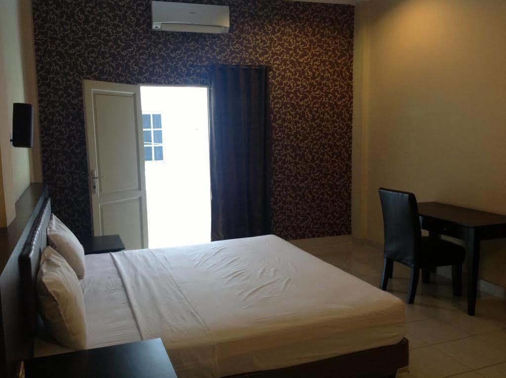 Carolina Transit Hotel Medan Exterior foto